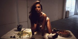 Foto: LOVE Magazine | Emily Ratajkowski