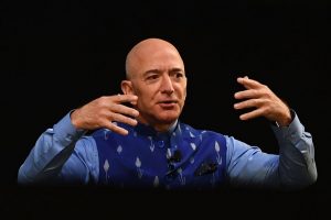 INDIA-E-COMMERCE-AMAZON-BEZOS