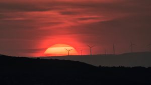 Mujer asegura ser dueña del sol - Getty Images