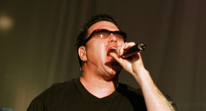 Murió Steve Harwell, exvocalista de Smash Mouth, a sus 56 años