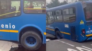 Se abrió el piso en Bogotá: bus del SITP cayó en tremendo cráter en la ciudad