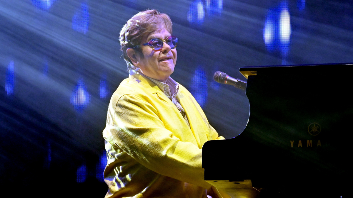 La estrella del rock Elton John fue nombrado icono del año 2024 por la revista TIME